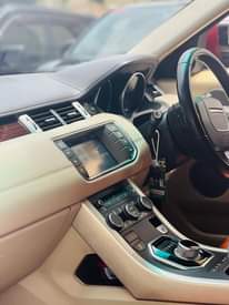 A picture of Range rover evoque