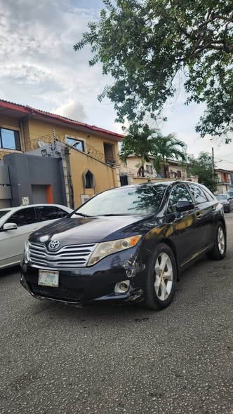 A picture of Toyota Venza 2010 XLE