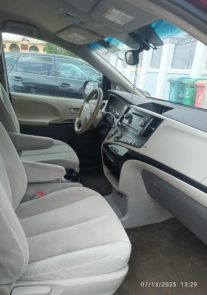 A picture of MASSIVE DISTRESS 12.5M TOYOTA SIENNA 2014 TOKUNBO CLEARED MAY 2025