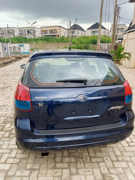 A picture of Toyota Matrix 04