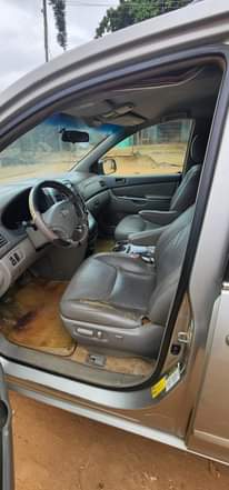 A picture of Pure firstbody Toyota Sienna 2006 09035437706