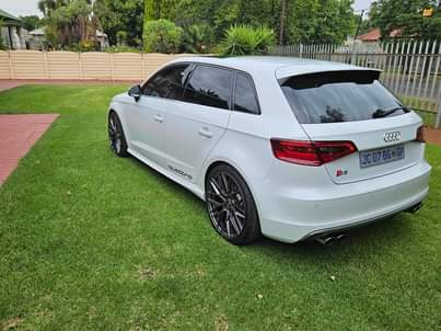CARS &.
