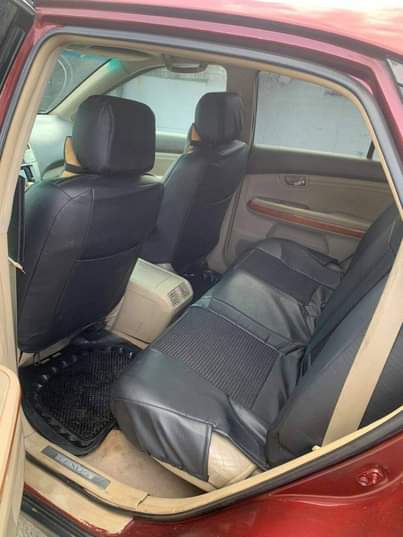 A picture of Belgium Standard 2006 Lexus RX330 in pristine condition with everything