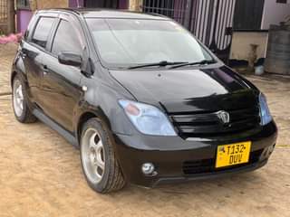 A picture of Toyota IST model 2003 cc1290 full ac android TV sound