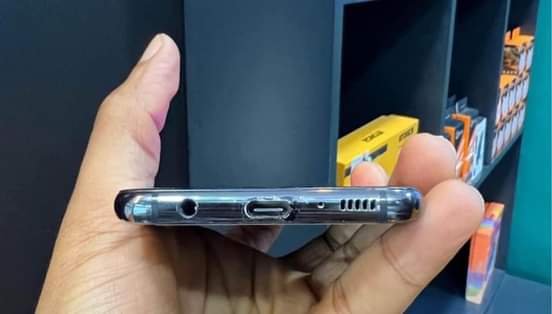 A picture of SAMSUNG S10E