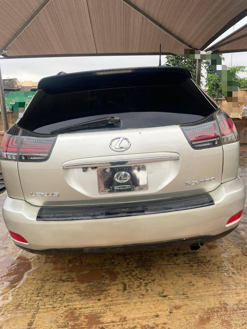 A picture of Buy and Fix Used Lexus Rx330 2005 model