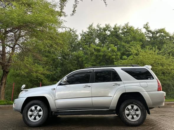 A picture of Toyota SURF Model 2004 Silver metallic Engene 2TR Petrol Cc