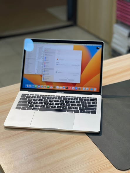 A picture of 2017 MacBook Pro Non Touch Bar