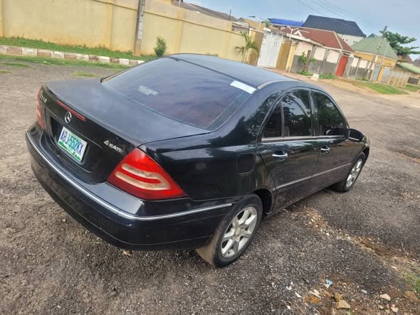 A picture of Mercedes Benz 240