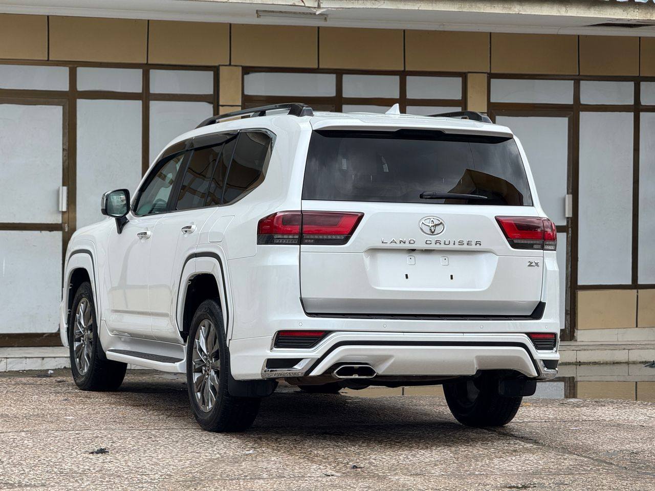 A picture of TOYOTA LANDCRUISER