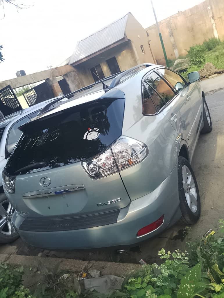 A picture of 2007 Lexus Rx350 tokumbo accident free Price 13m Location Amuwo