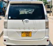 A picture of TOYOTA NOAH VOXY NAIUZA MIL 6 9 0743435416