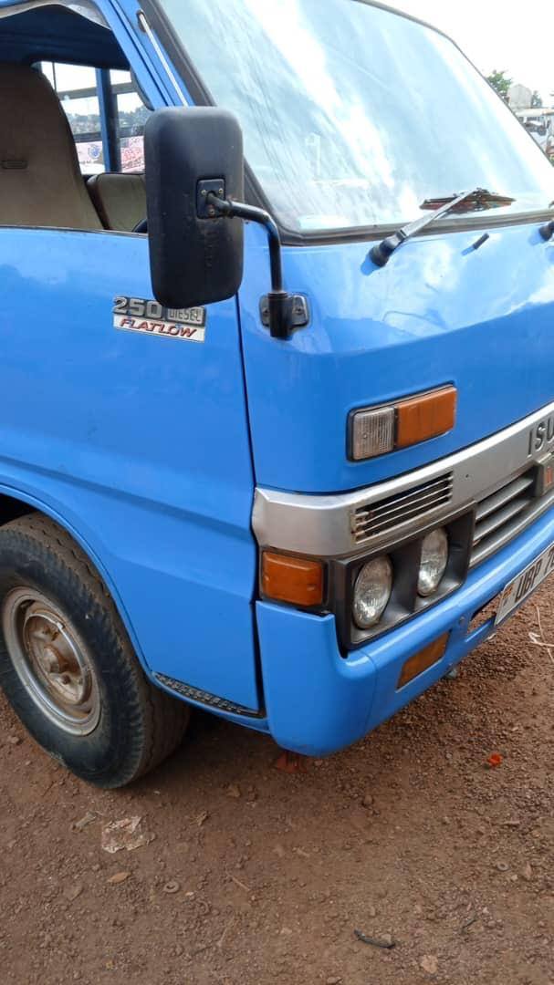 A picture of Isuzu Elf