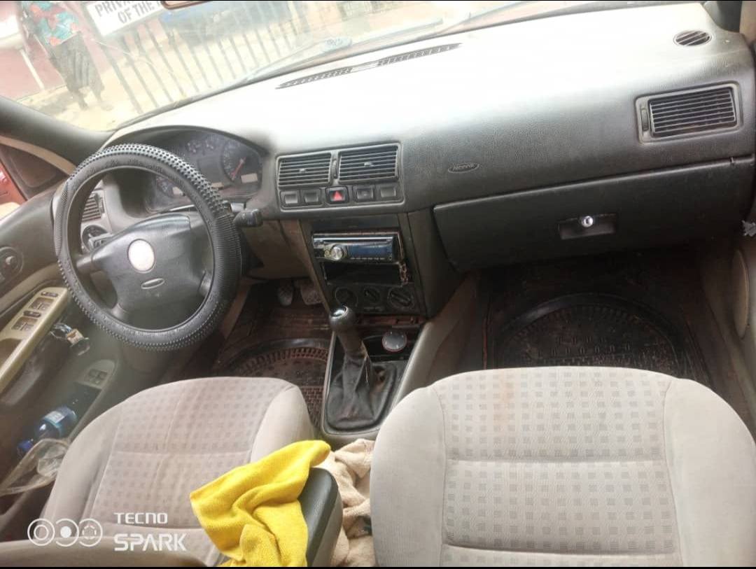 A picture of MANUAL GOLF 4