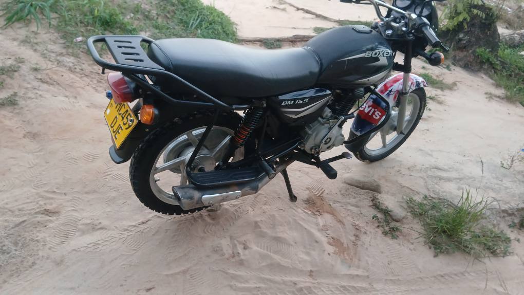 A picture of BOXER BM GEAR KALI SAN HAINA KIPENGERE PG 0786575610 BEI