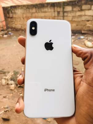 A picture of iphone x 64gb