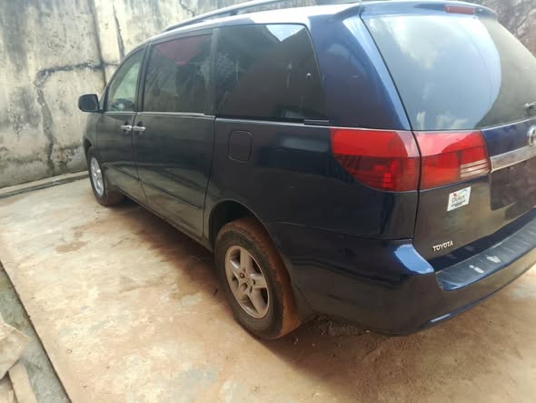 A picture of 2009 Toyota Sienna
