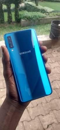 A picture of Samsung galaxy A7