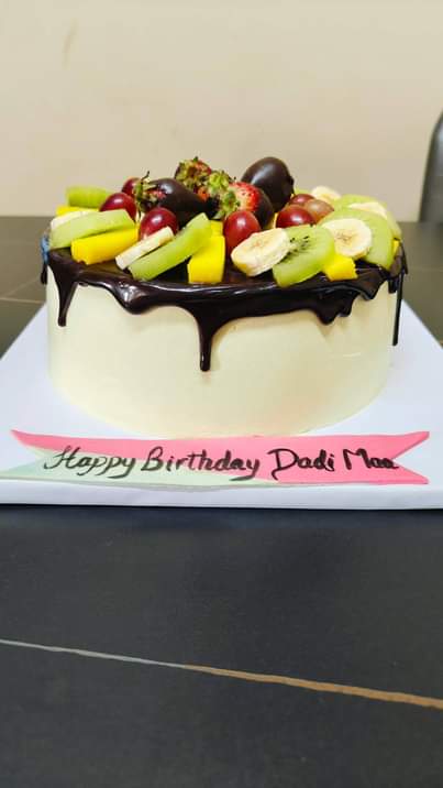 A picture of Fresh fruit cake