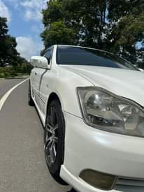 A picture of TOYOTA CROWN ATHRLET