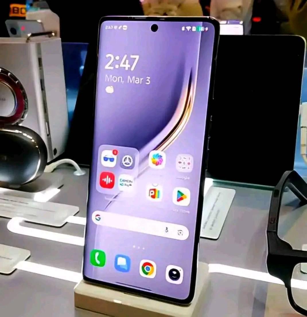 A picture of TECNO CAMON 40 PRO