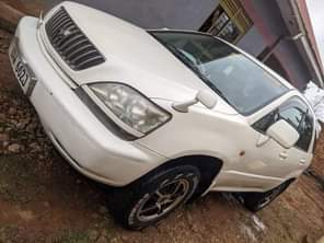 A picture of TOYOTA HARRIER 12 000 000 2000 MODEL 3 0CC CALL