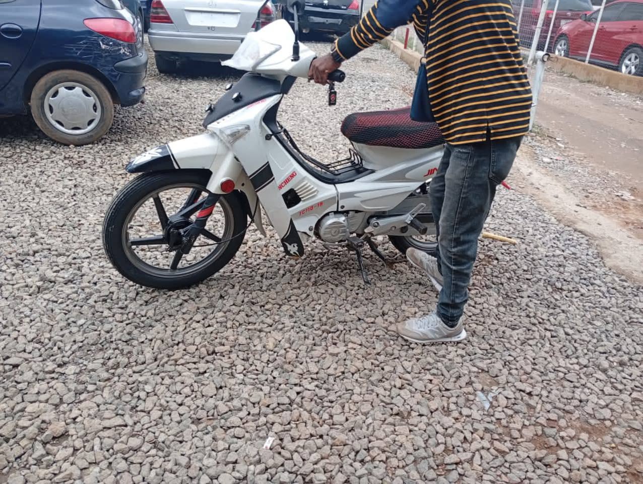 A picture of Super sound and clean Jinchen Motor cycle Untermpered Engine new