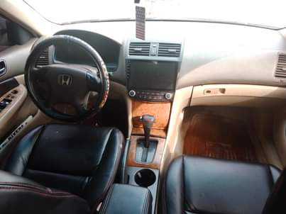 A picture of 2005 HONDA ACCORD