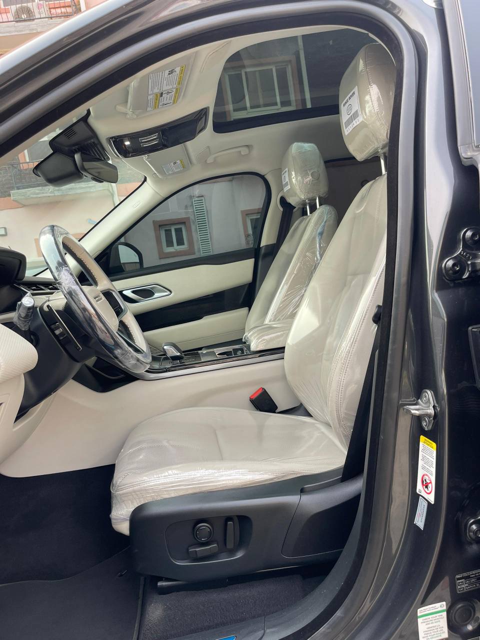 A picture of Range Rover Velar P250 Distress sale