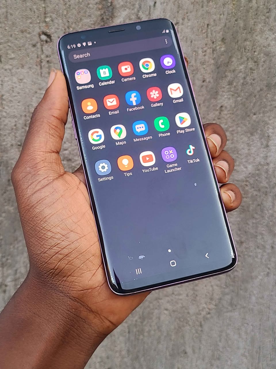 A picture of Samsung S9 plus