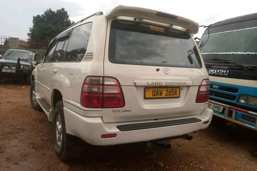 A picture of Toyota Land cruiser GX V8