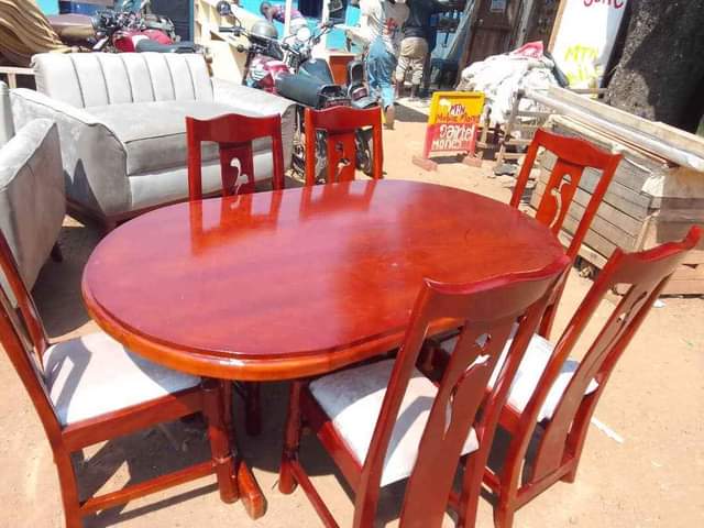 A picture of Dinning