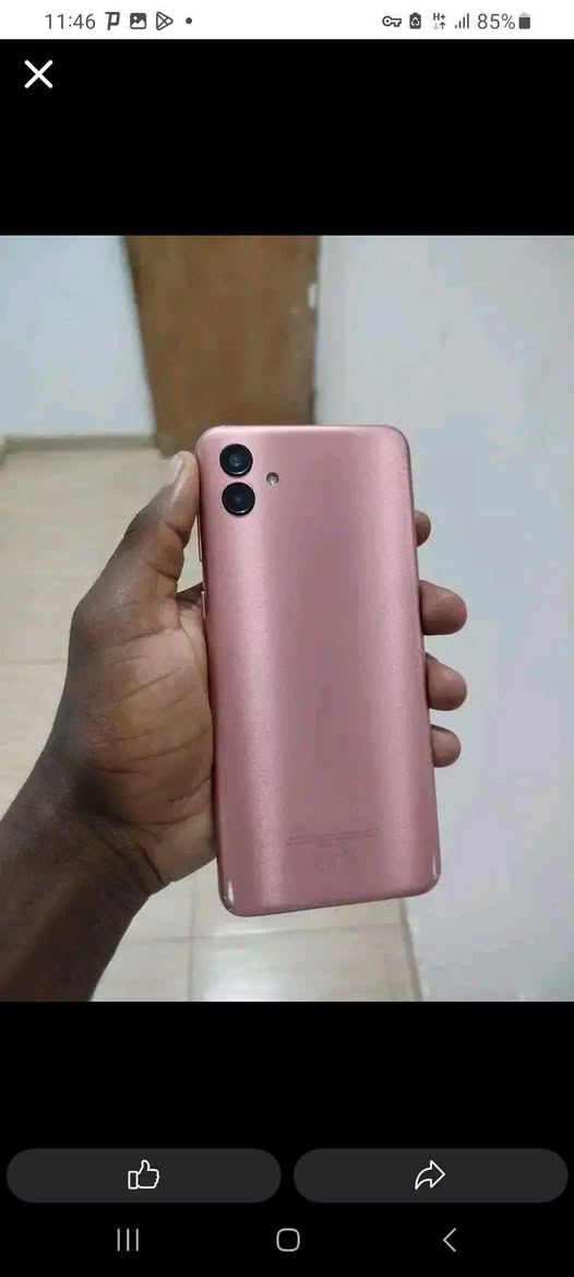 A picture of Samsung A04e
