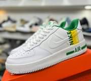 A picture of Air Nike World ogbei poa kabisa WhatsApp 0627380274