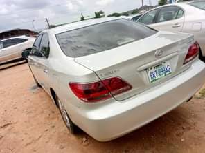 A picture of Over highest grade Lexus ES 330 Everything is intact and