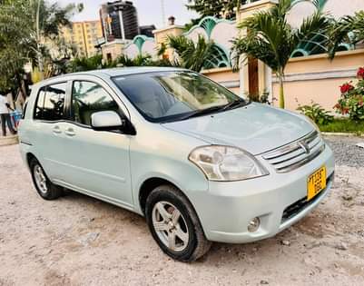 A picture of Toyota raum
