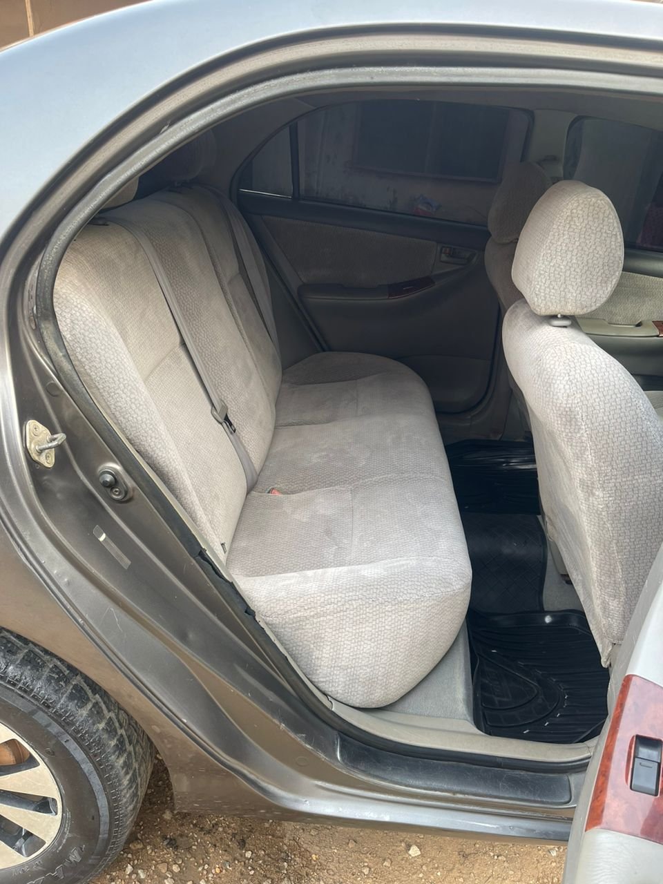 A picture of 2004 Toyota corolla