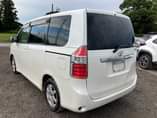 A picture of 2007 Toyota Noah