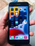 A picture of iPhone 7 Plus 128gb storage