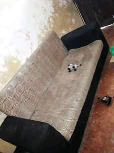 A picture of Tv nch 24 sofa mbilii
