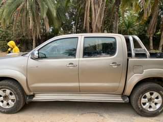 used toyota hilux