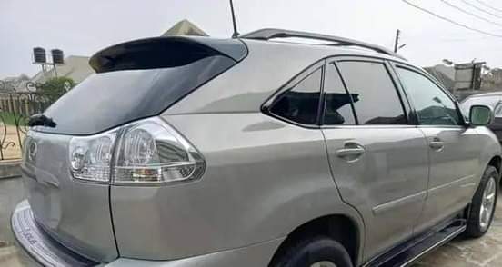 A picture of Rx 330 2005 Buy and cruise 6 5m Agent commission