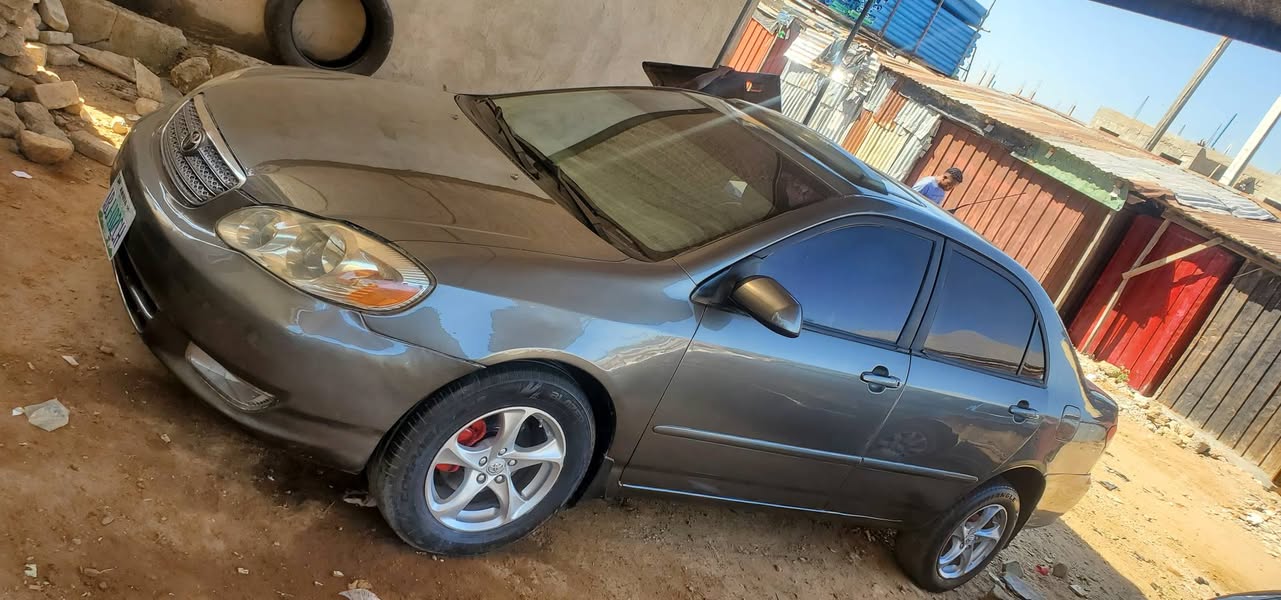 A picture of 2004 model Belgium standard Toyota Corolla with untempered Engine and