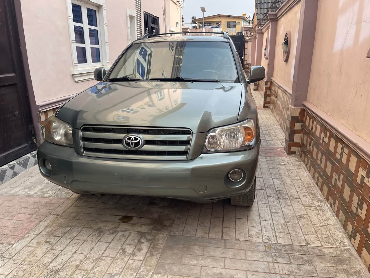 A picture of Toyota Highlander 2005