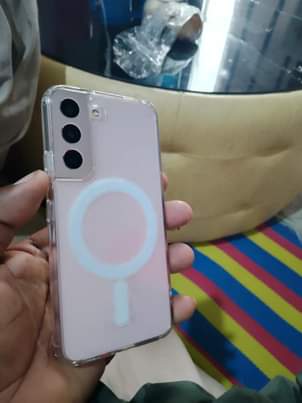 A picture of samsung s22 clear