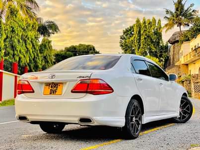 A picture of Toyota Crown