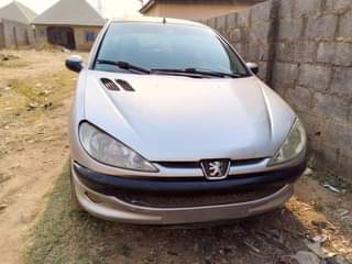 A picture of 2004 Peugeot 206 Ghjj