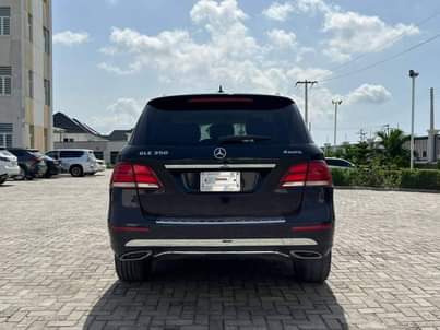 A picture of 2016 Mercedes 2016 SUV