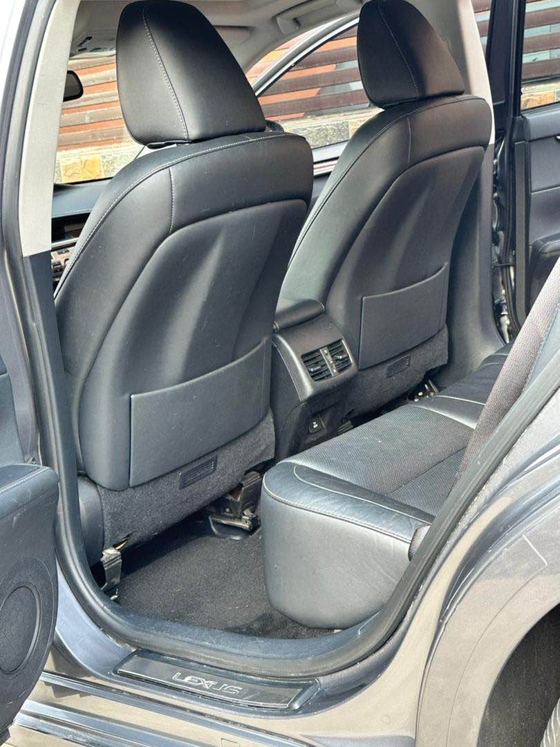 A picture of Lexus Es350 2014 available
