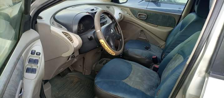 A picture of Nissan Almera tino for sele with good engine and gear